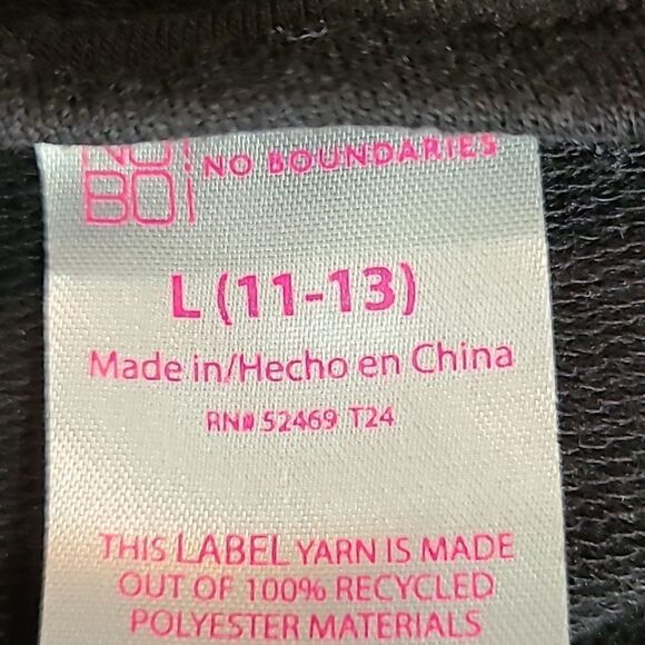 No Boundaries Black Crop-top White Trim & Rainbow Pride Heart, Size Large, NWT - Picture 5 of 7